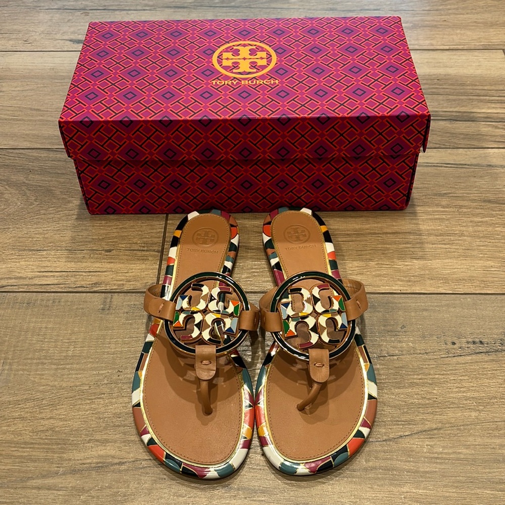 Tory Burch NEVER WORN Enamel Miller Vegan Leather Sandals Size 9